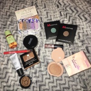 Super deluxe make up sample pack (all unused)‼️